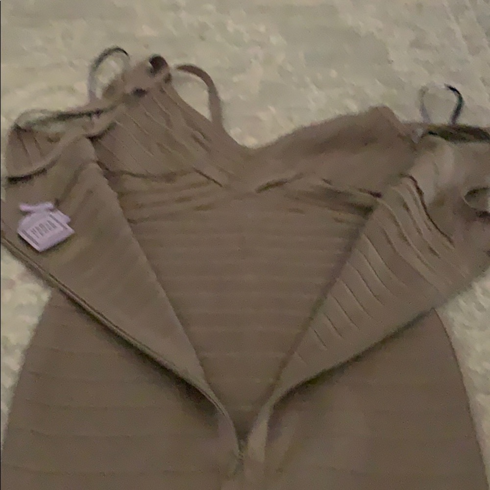 Dress - Picture 5 of 6
